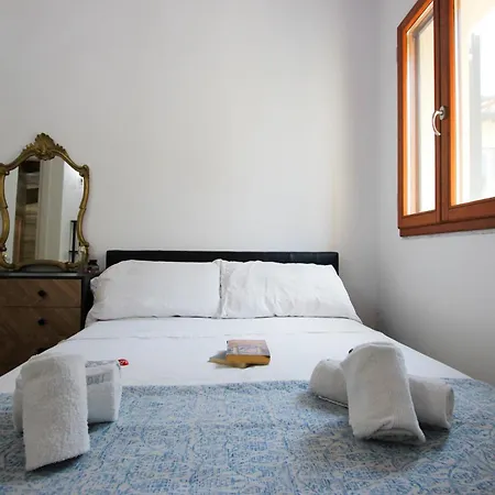 Santa Croce Deluxe Apartment